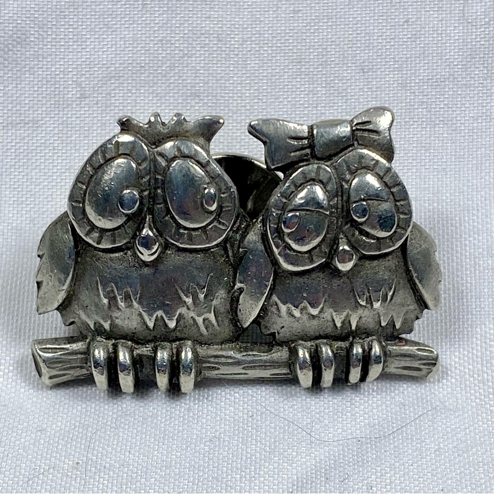 Vintage JJ Jonette Jewelry Owls in Love Silver Pewter Pin